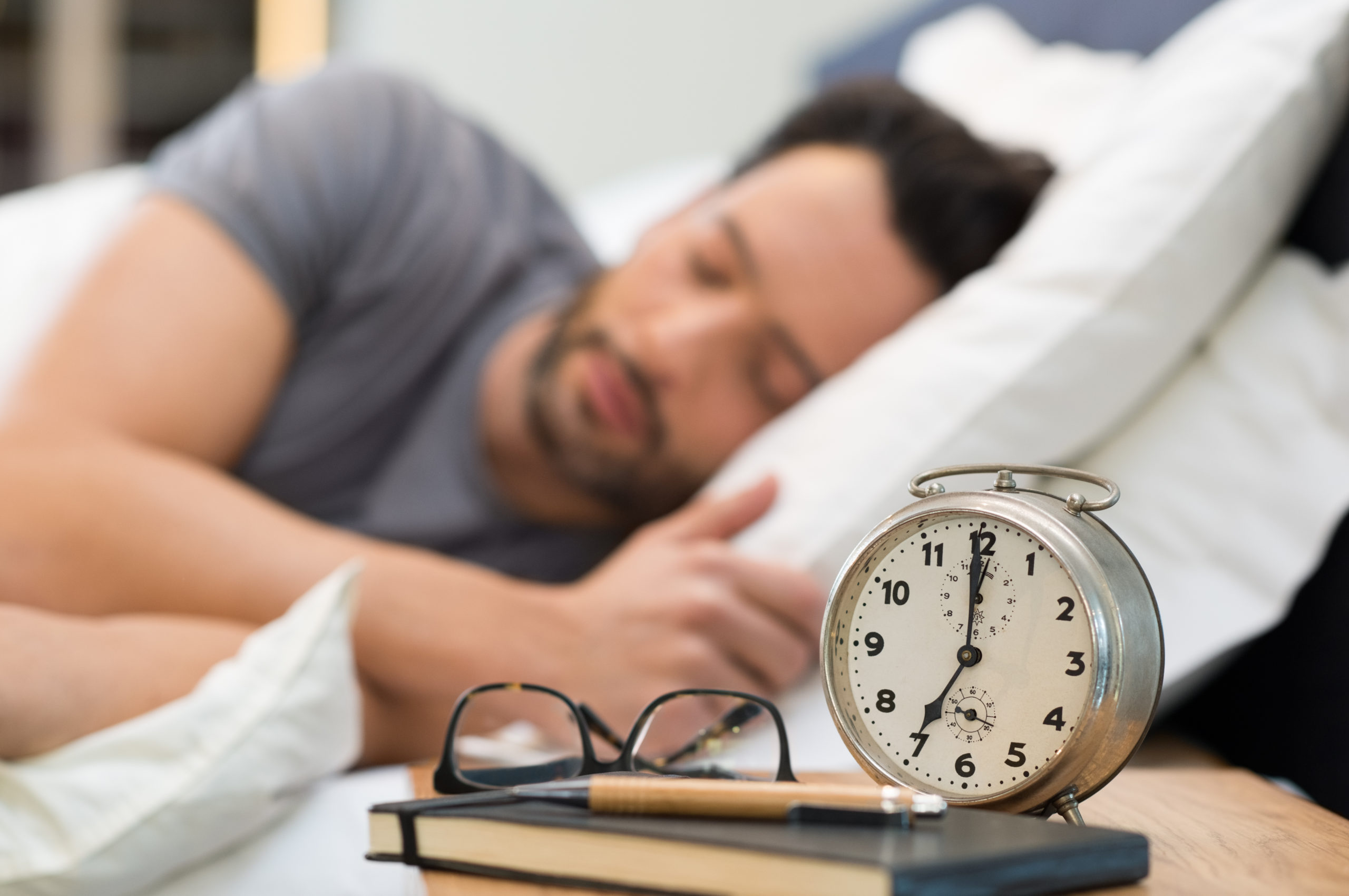 15 Consejos Naturales y Efectivos para Dormir Mejor sin Medicamentos